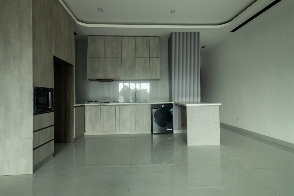 Brum Height 8: Kitchen worktop, fitted cabinets and breakfast counter